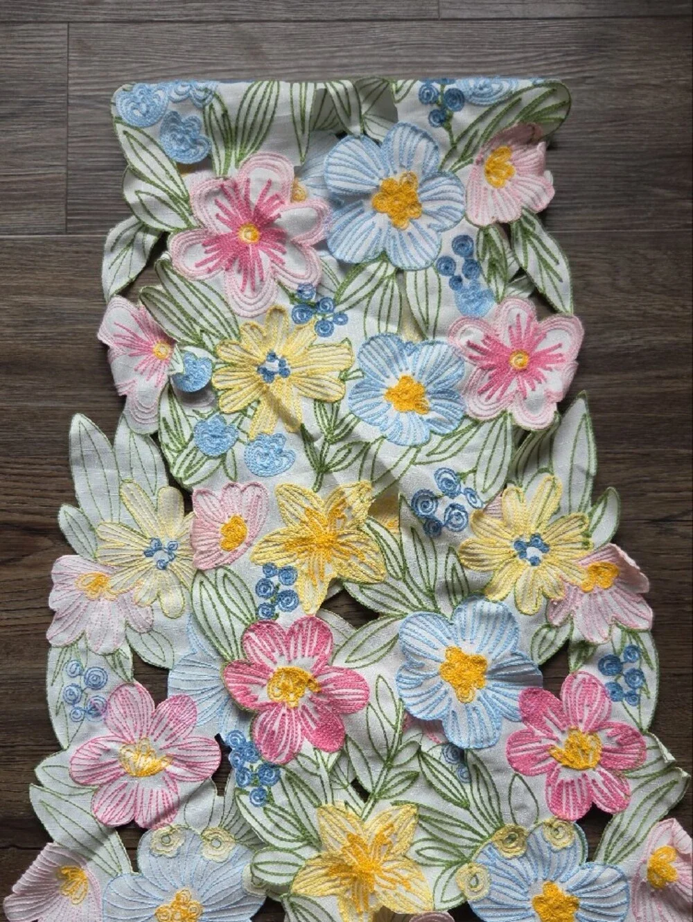 Room And Retreat Colorful Floral Embroidered Manufactured Table Runner